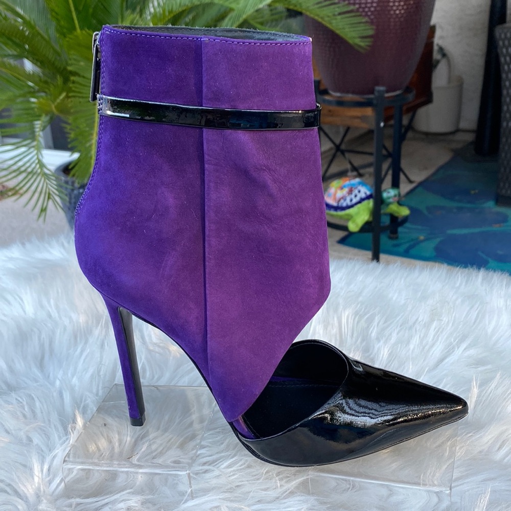 🎉🎉HP 1/23🎉🎉▪️💜▪️COSMOPARIS PURPLE-N-BLACK POINTY TOE CAGED BOOT▪️💜▪️